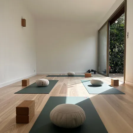 Деревянный коттедж La Canopee Private Ним